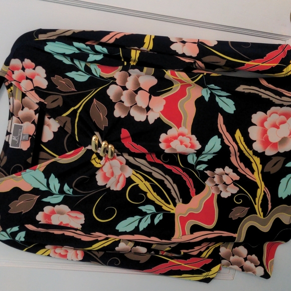 JM Collection Tops - JM Collection petite large polyester top